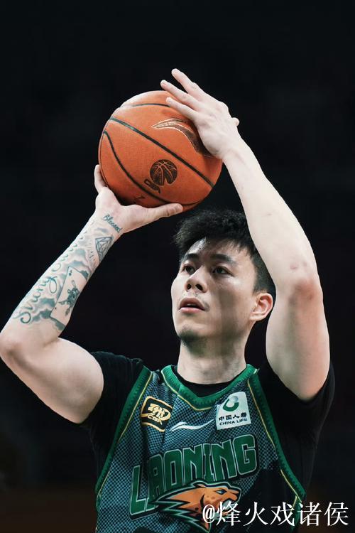杨鸣慧眼识珠!辽篮新星获12+3+2,完美防守广厦MVP,表现不逊张镇麟 杨鸣慧眼识珠!辽篮新星获12+3+2,完美防守广厦MVP,表现不逊张镇麟